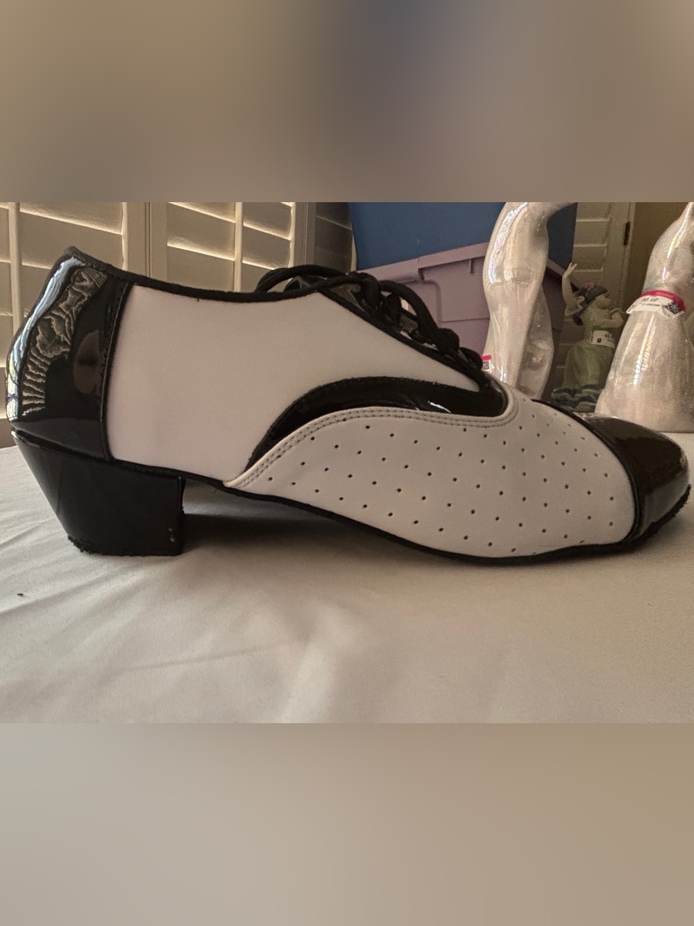 Dance Shoes Classic Two-Tone White and Black Lace-Up Men’s 44 Swing/Ballroom